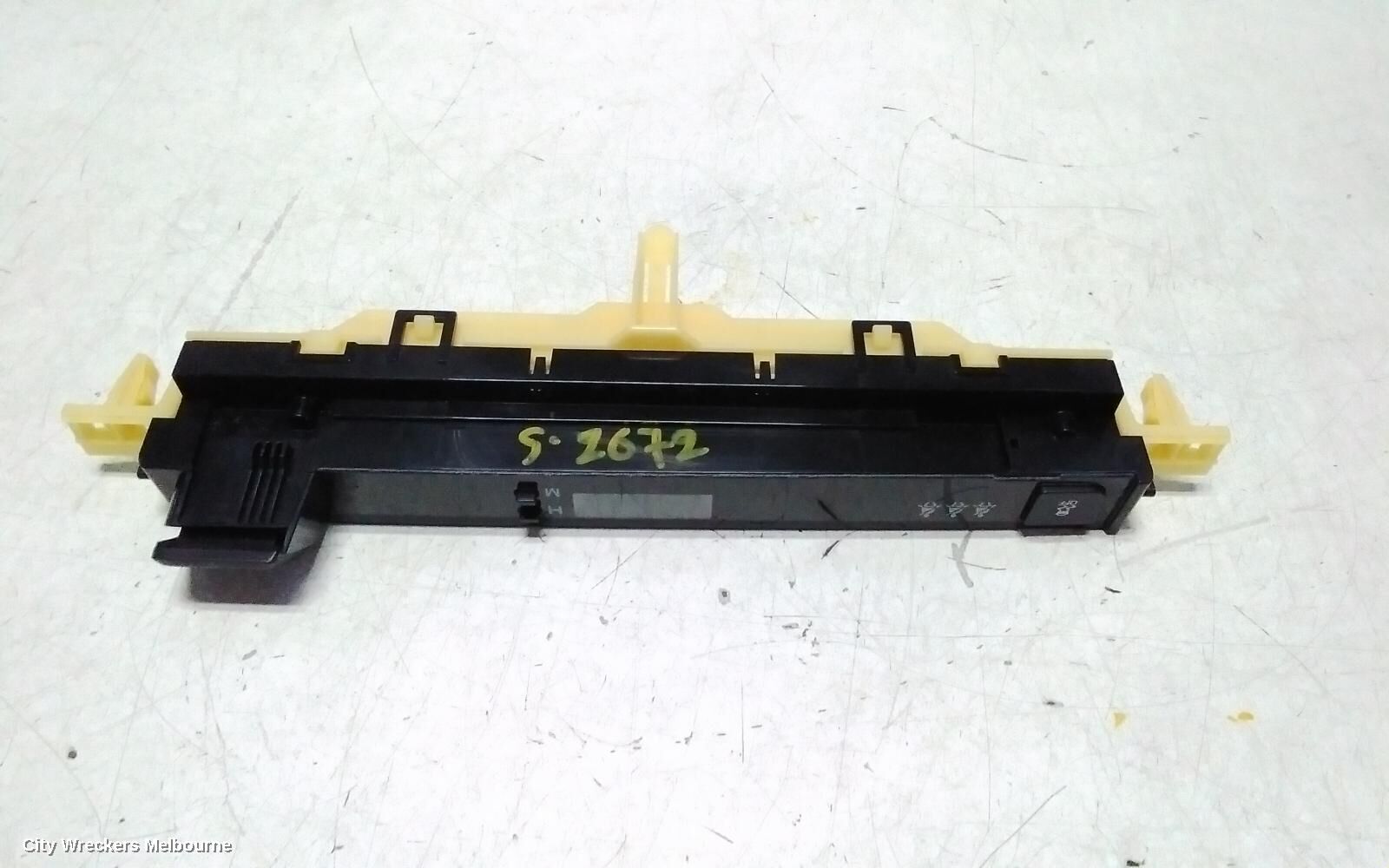 TOYOTA RAV4 2017 Clock