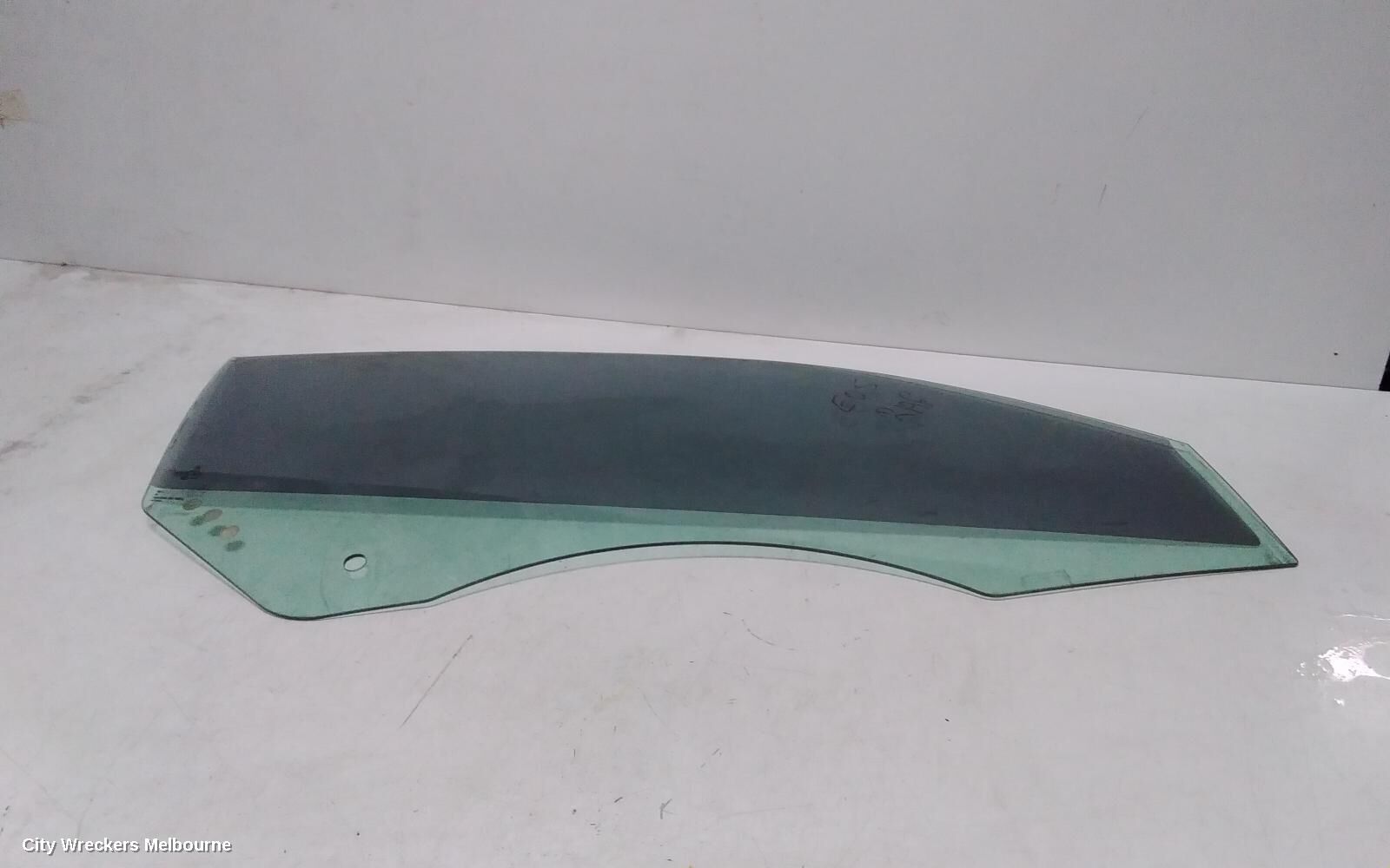 VOLKSWAGEN EOS 2008 Right Front Door Window