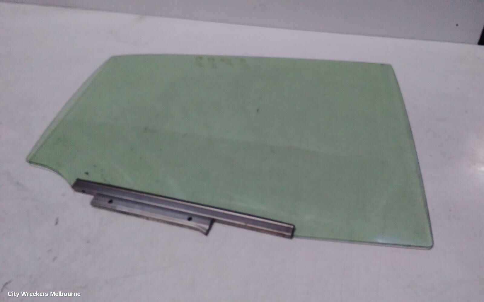 TOYOTA CAMRY 2018 Right Rear Door Window