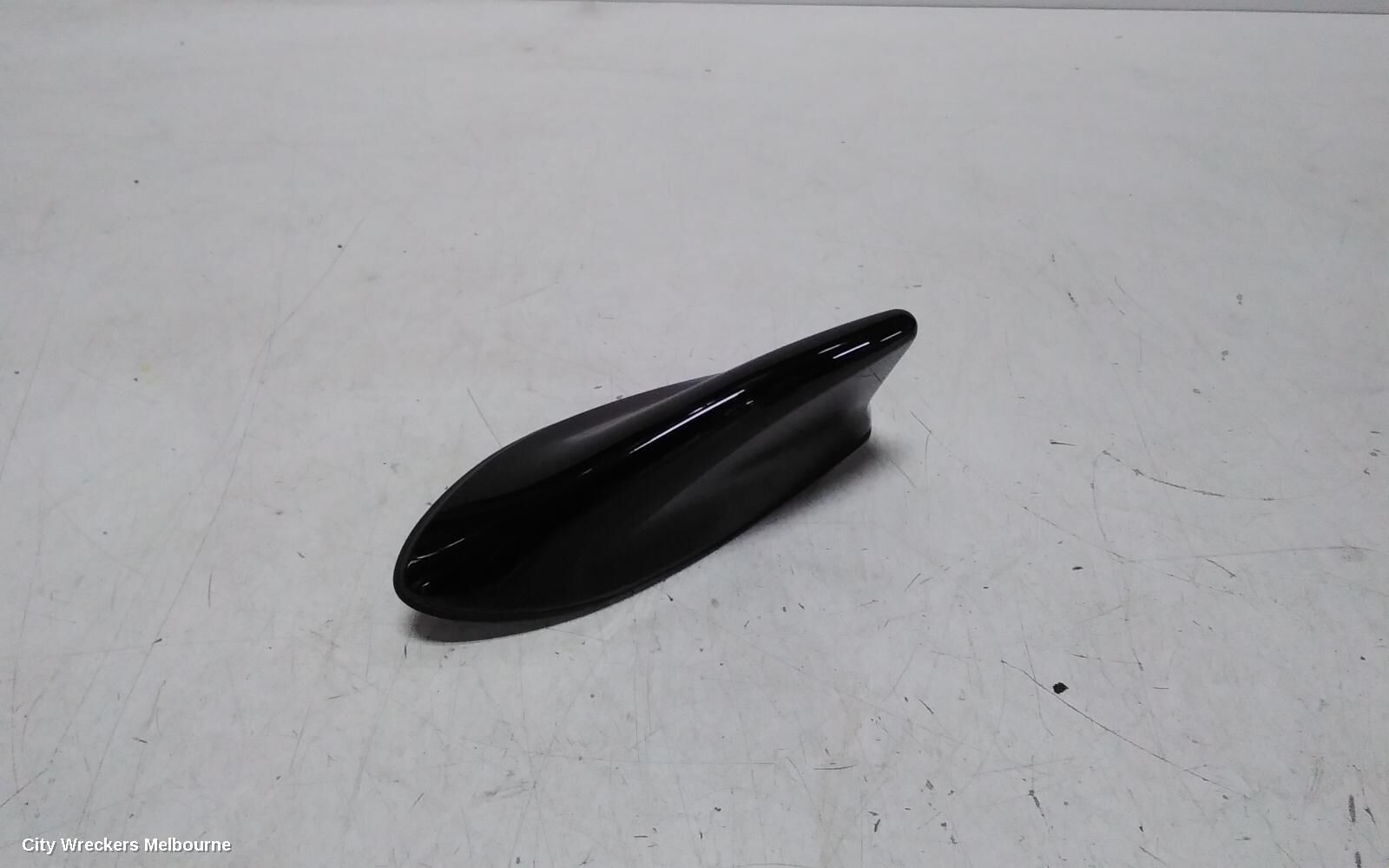 TOYOTA YARIS 2022 Antenna