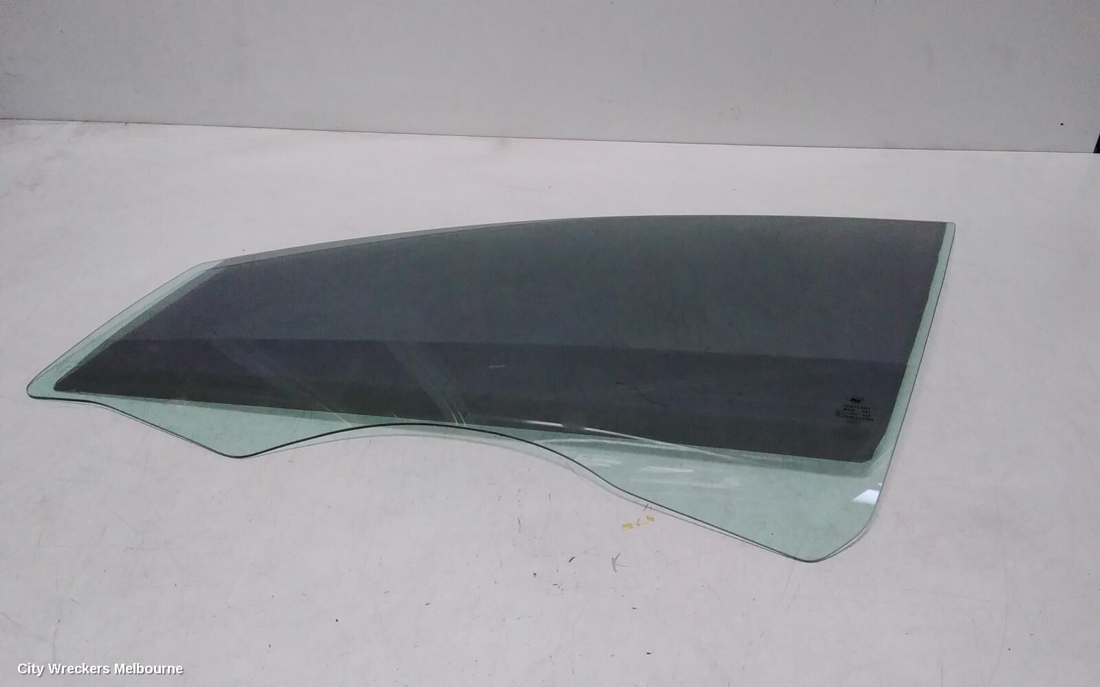 HOLDEN COMMODORE 2009 Left Front Door Window