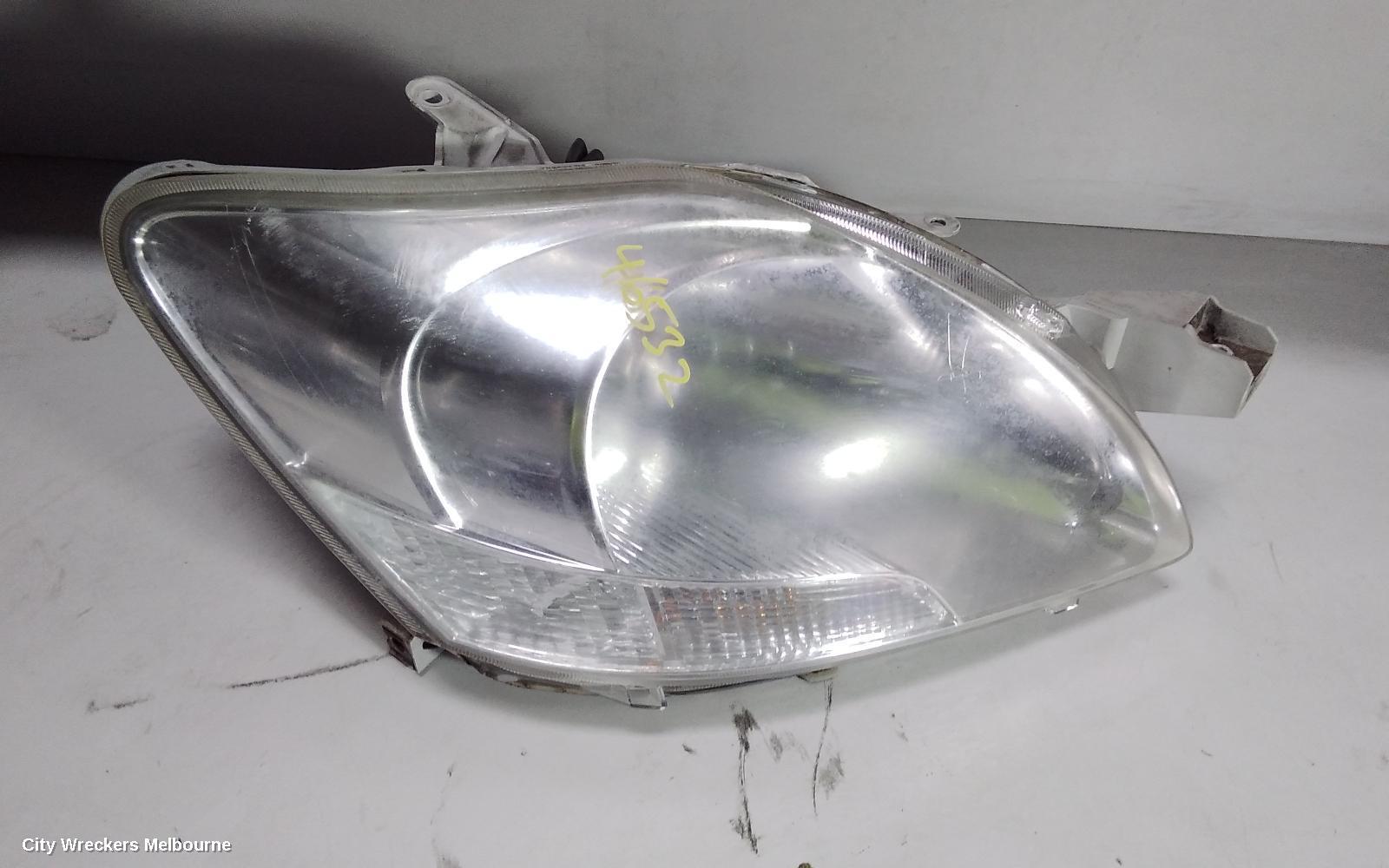 TOYOTA YARIS 2008 Right Headlamp