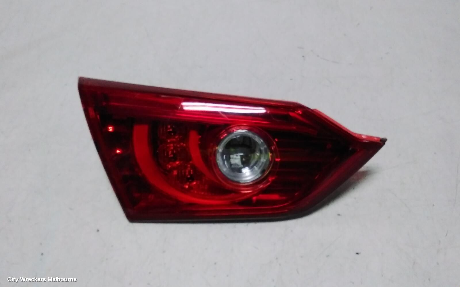 INFINITI Q50 2016 Rear Garnish