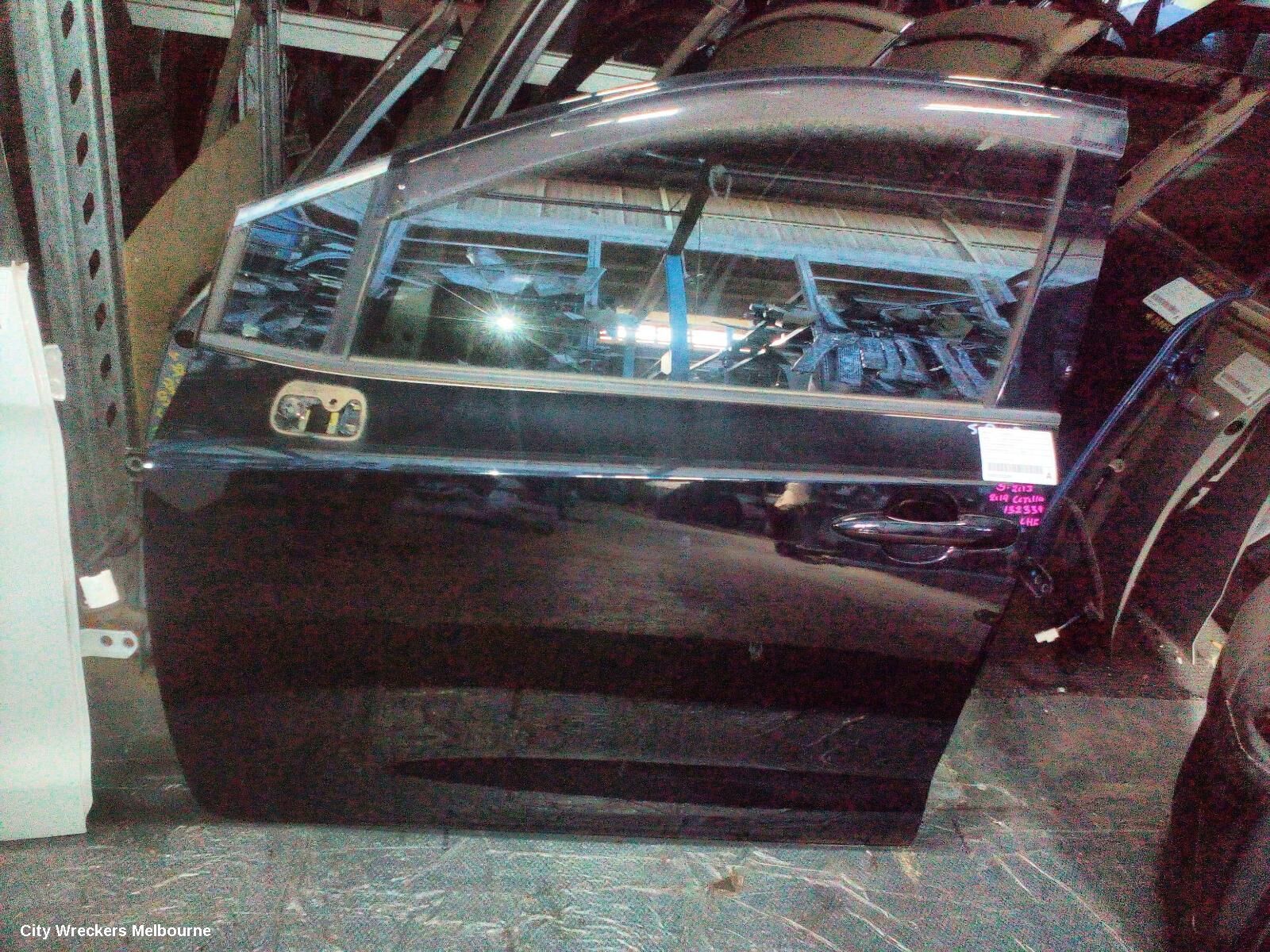 TOYOTA COROLLA 2019 Left Front Door