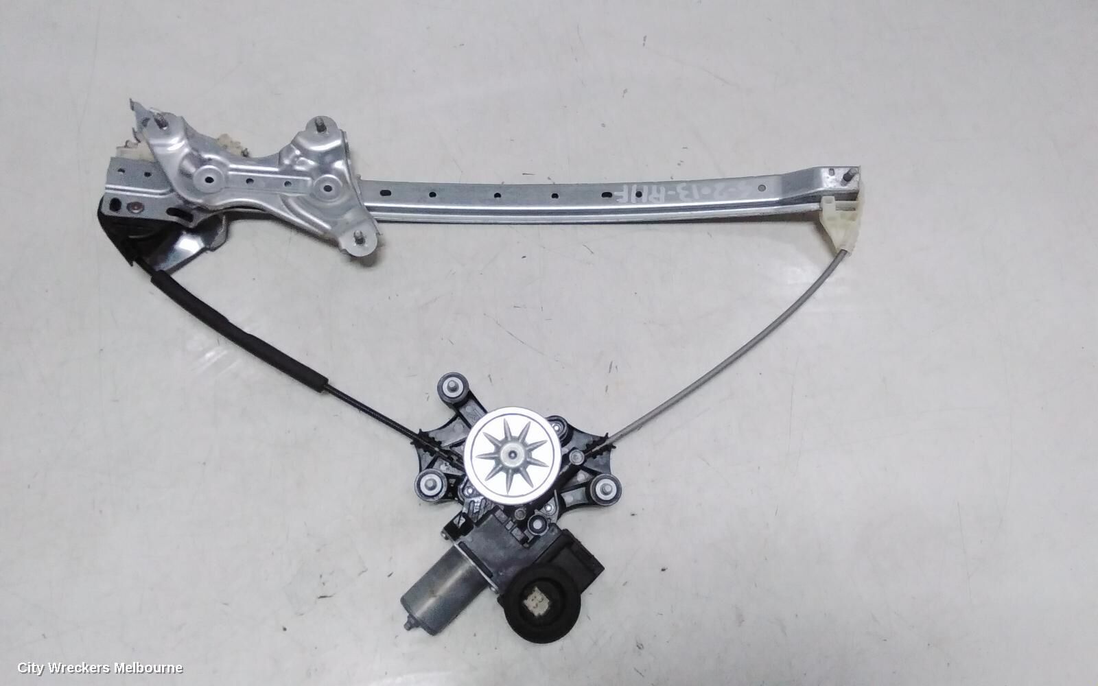 TOYOTA COROLLA 2019 Right Front Window Reg/Motor