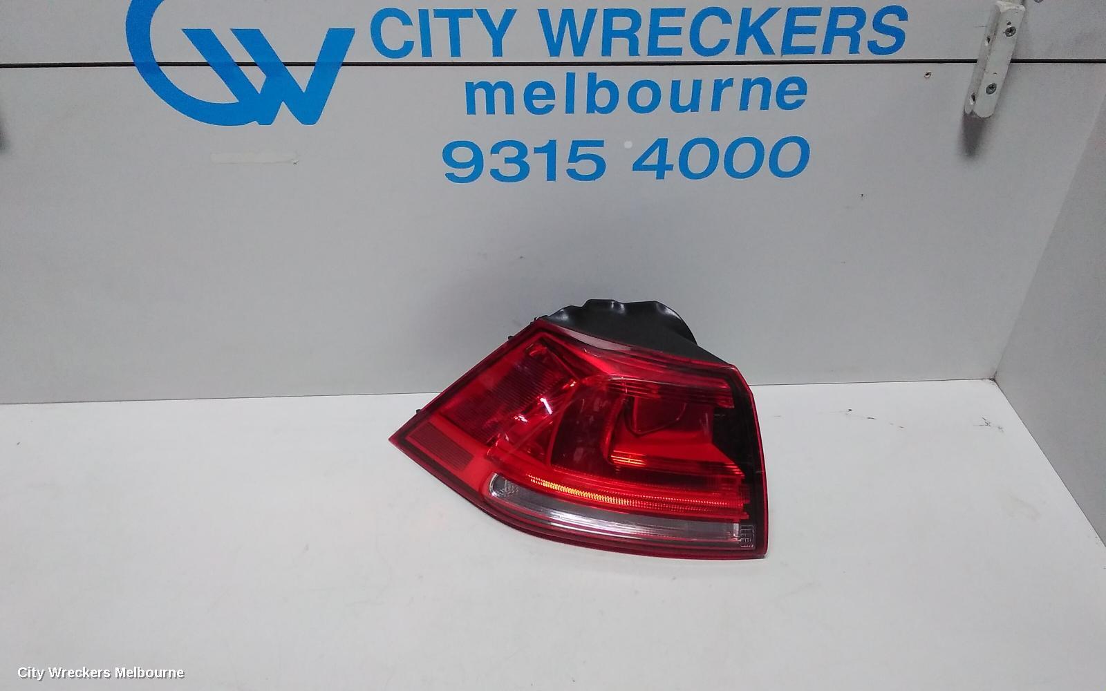 VOLKSWAGEN GOLF 2014 Left Taillight