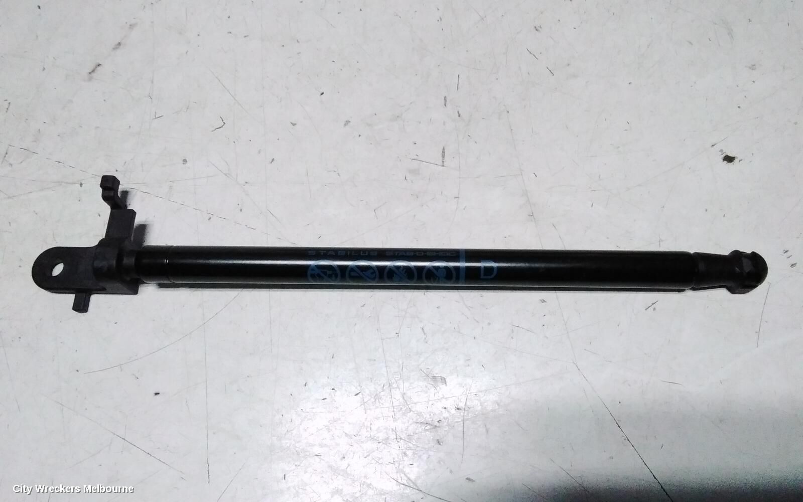 TOYOTA CAMRY 2018 Hatch Strut