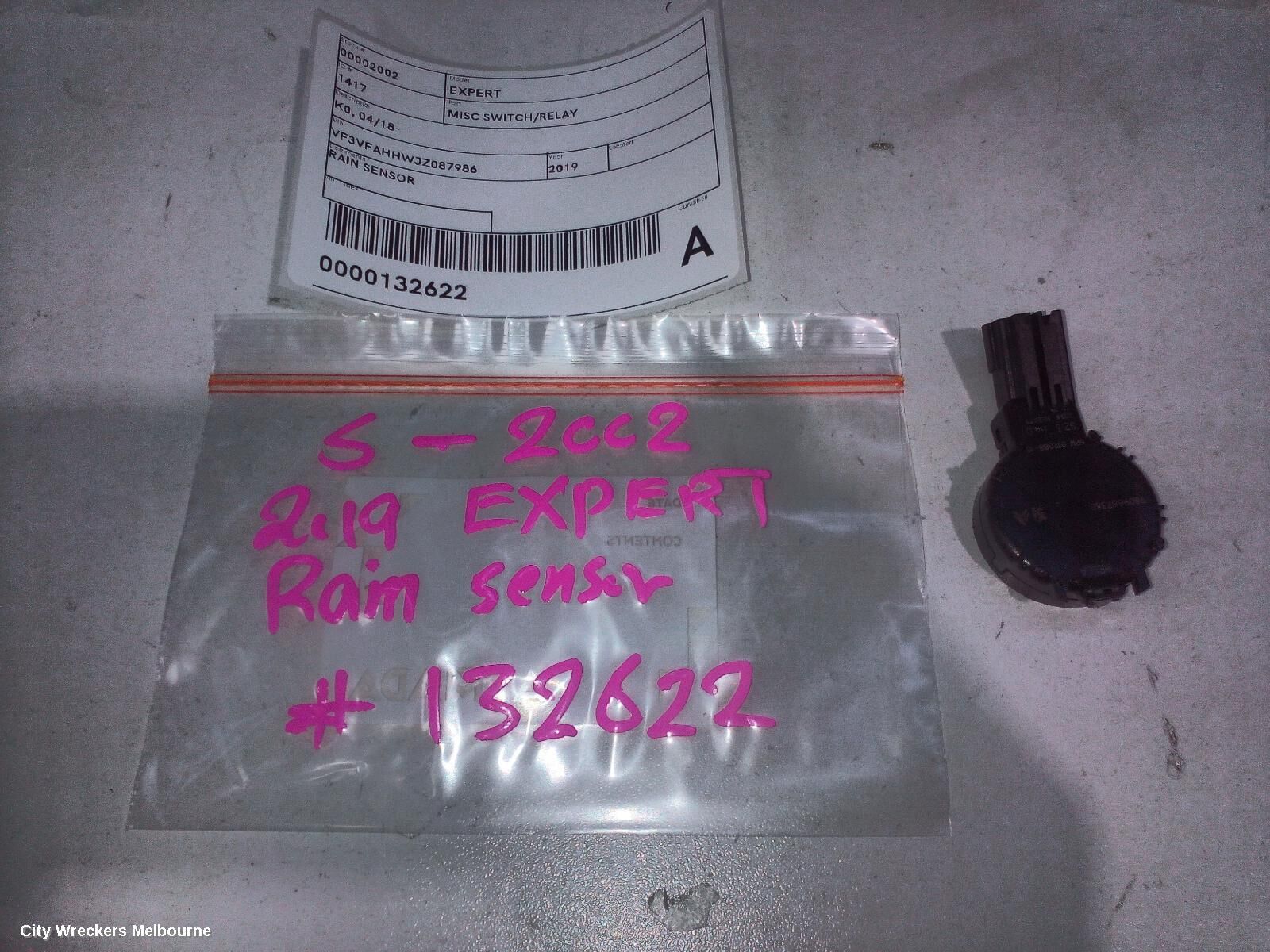 PEUGEOT EXPERT 2019 Misc Switch/Relay