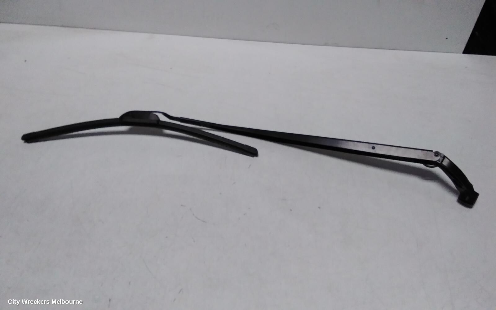 TOYOTA KLUGER 2014 Wiper Arm