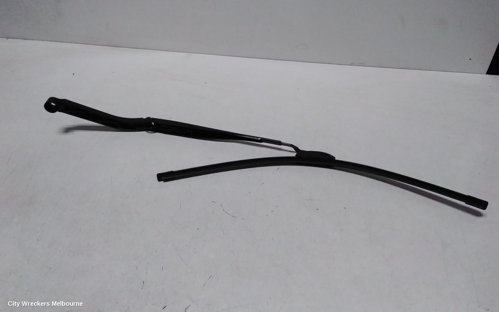 TOYOTA KLUGER 2014 Wiper Arm