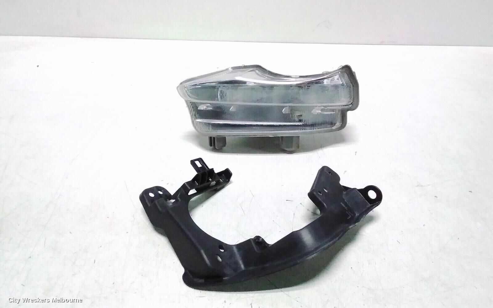 TOYOTA KLUGER 2014 Left Indicator/Fog/Side