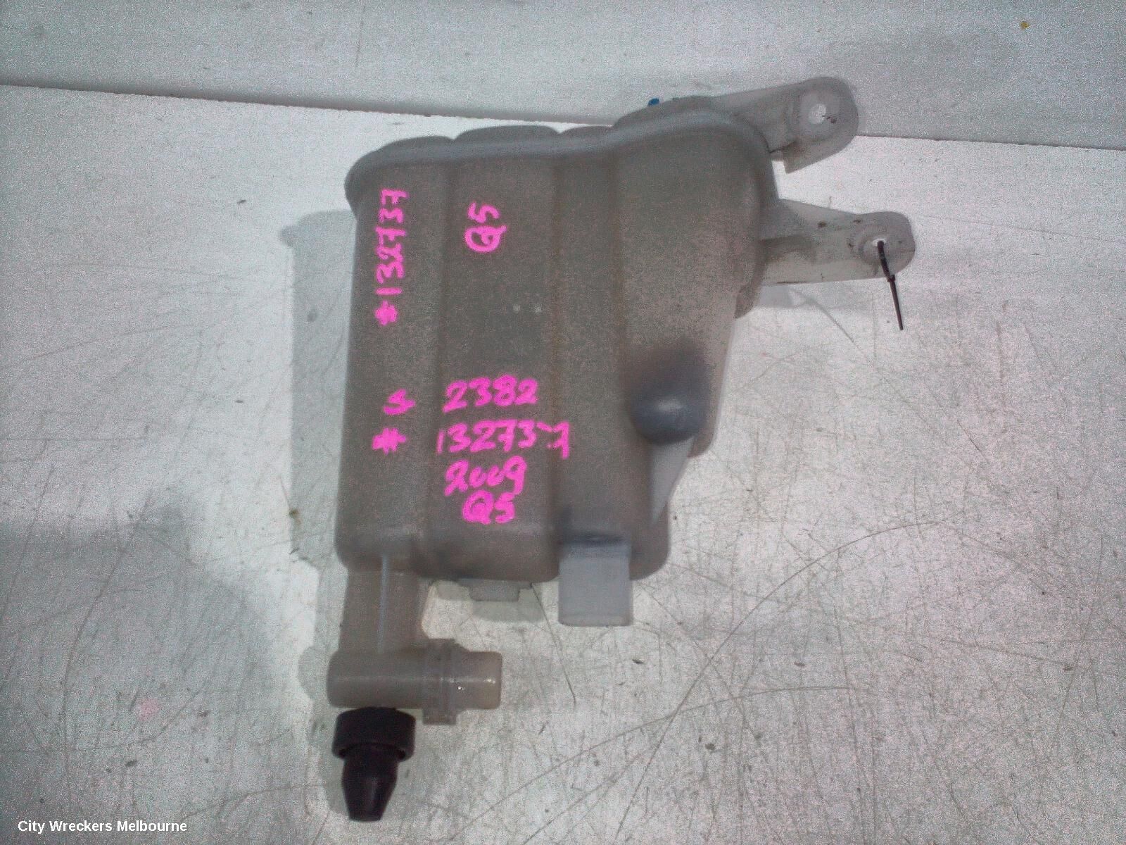AUDI Q5 2009 Overflow Bottle
