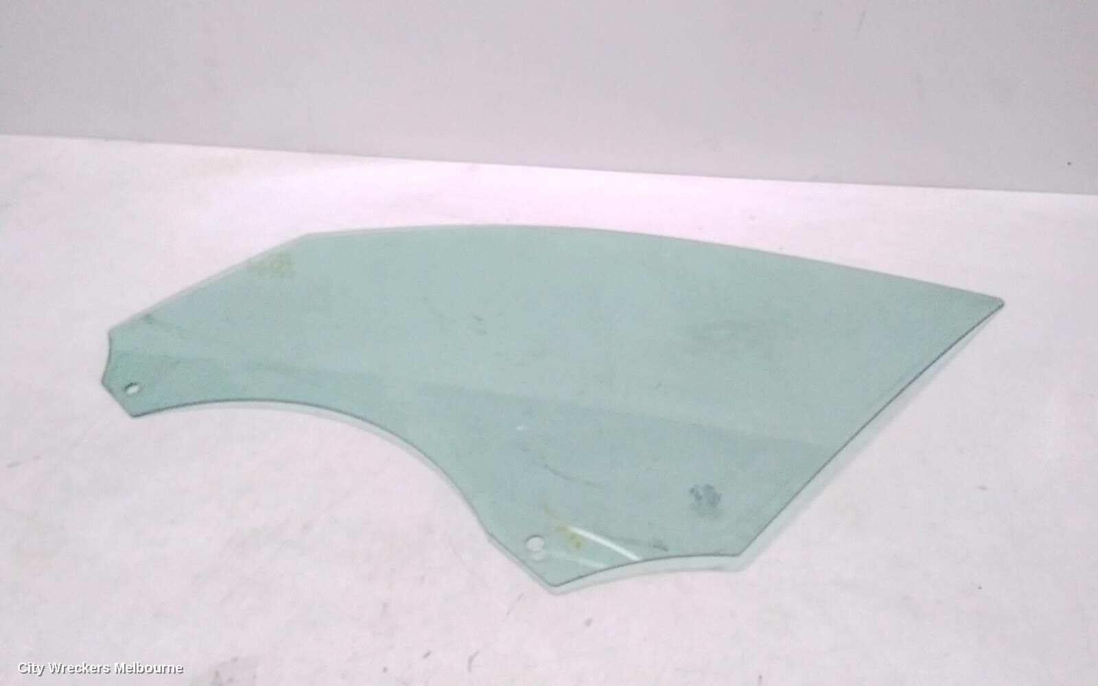AUDI Q5 2009 Left Front Door Window
