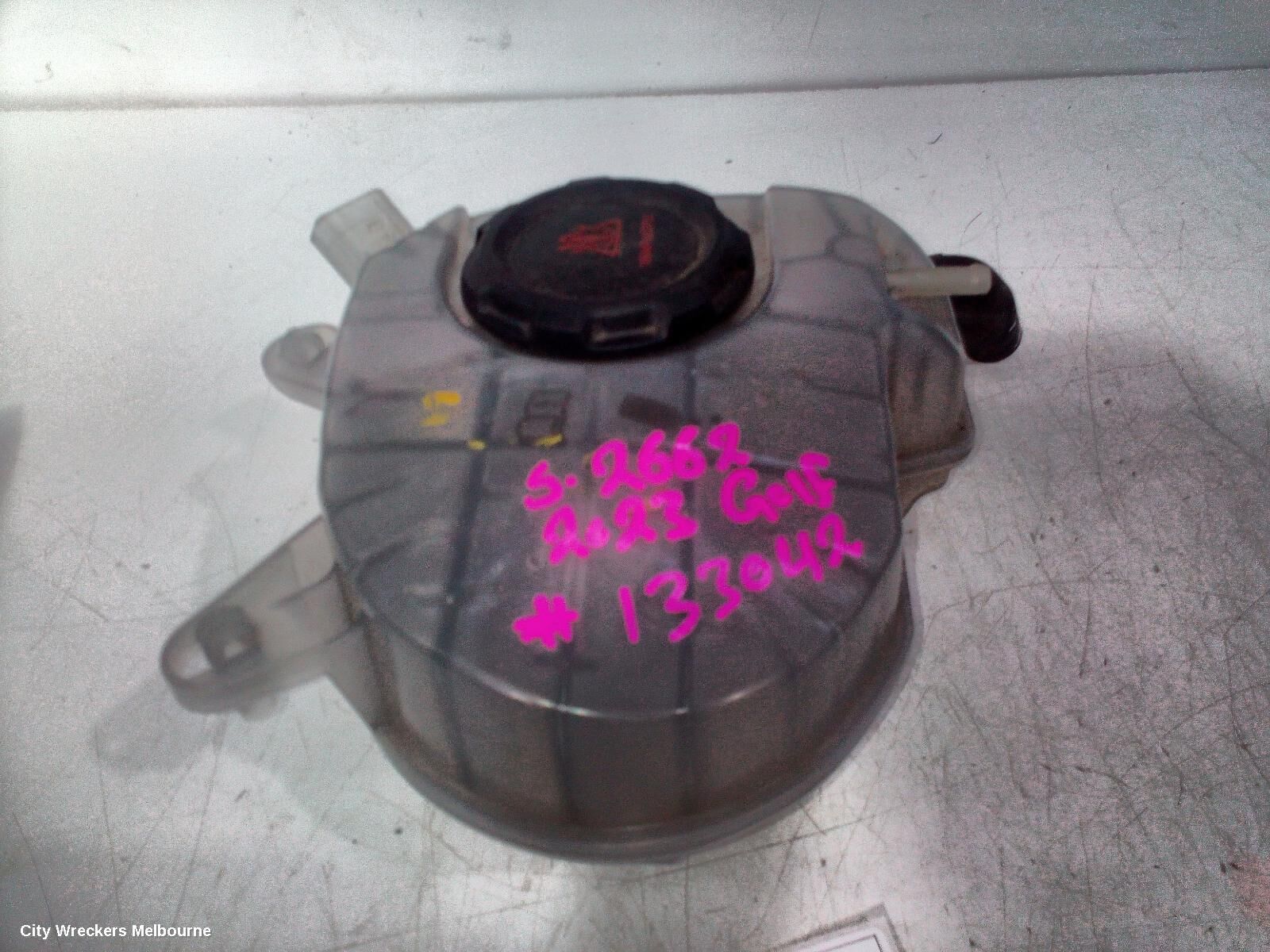 VOLKSWAGEN GOLF 2023 Overflow Bottle