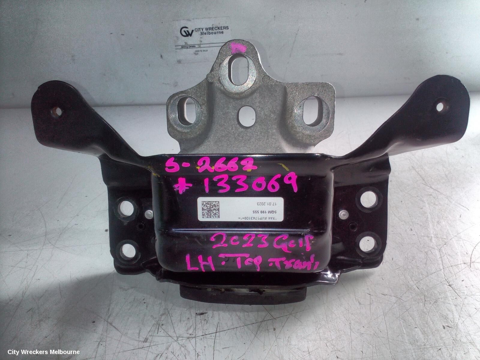 VOLKSWAGEN GOLF 2023 Mount