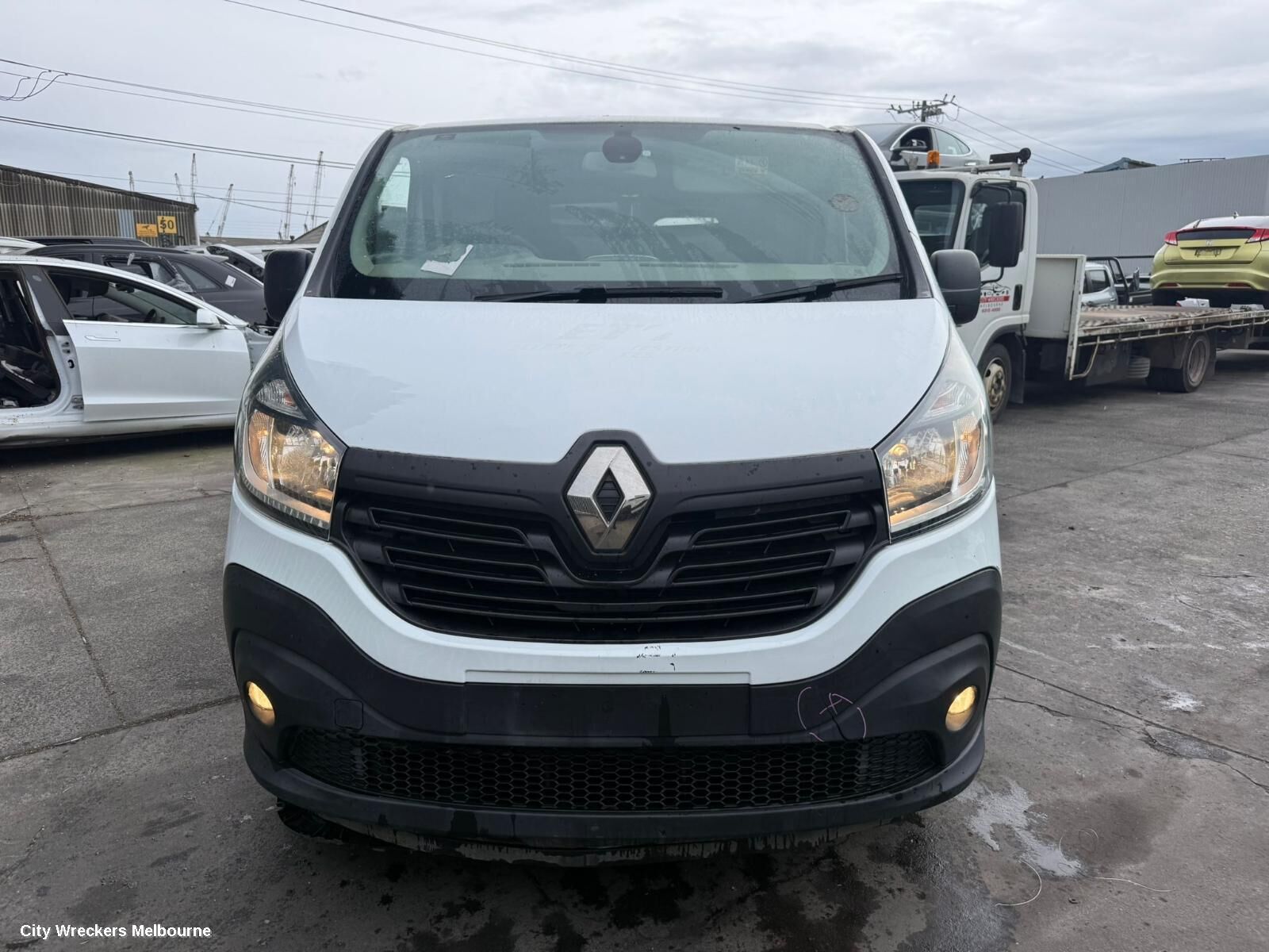 RENAULT TRAFIC 2016 Left Guard Liner
