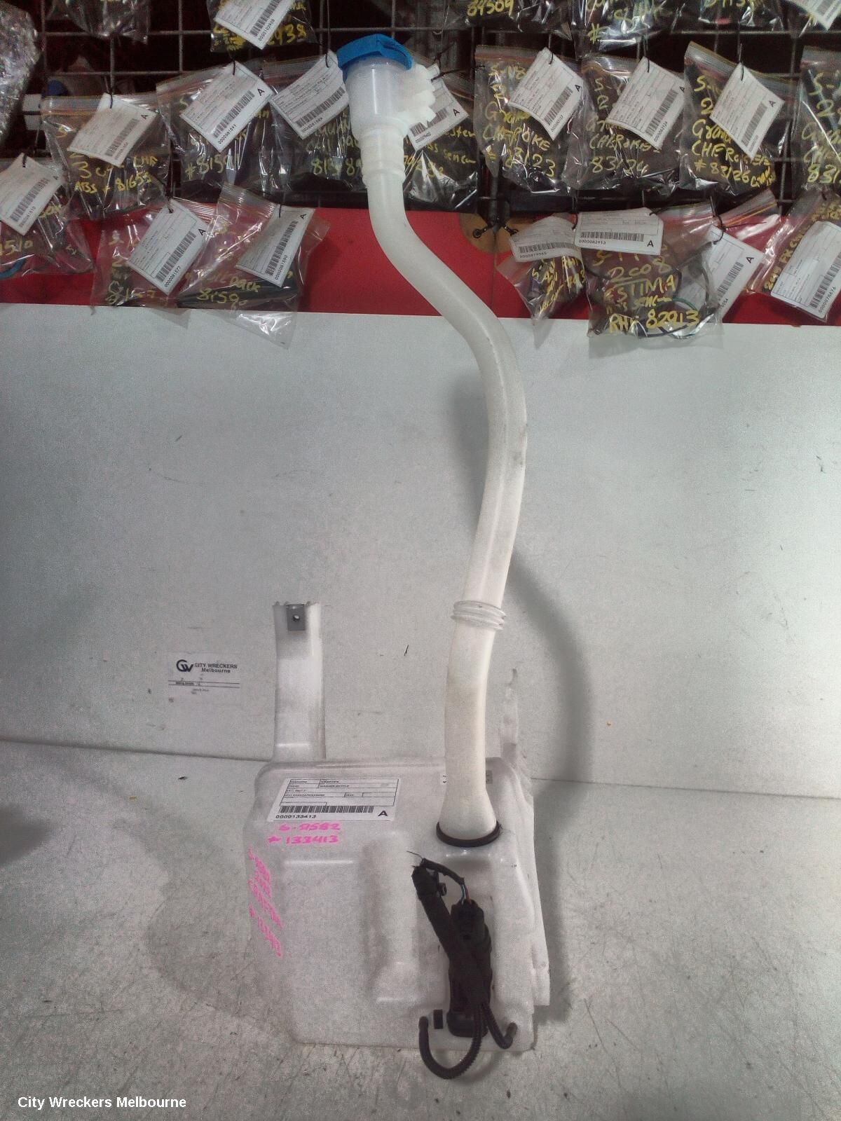 VOLKSWAGEN CRAFTER 2022 Washer Bottle
