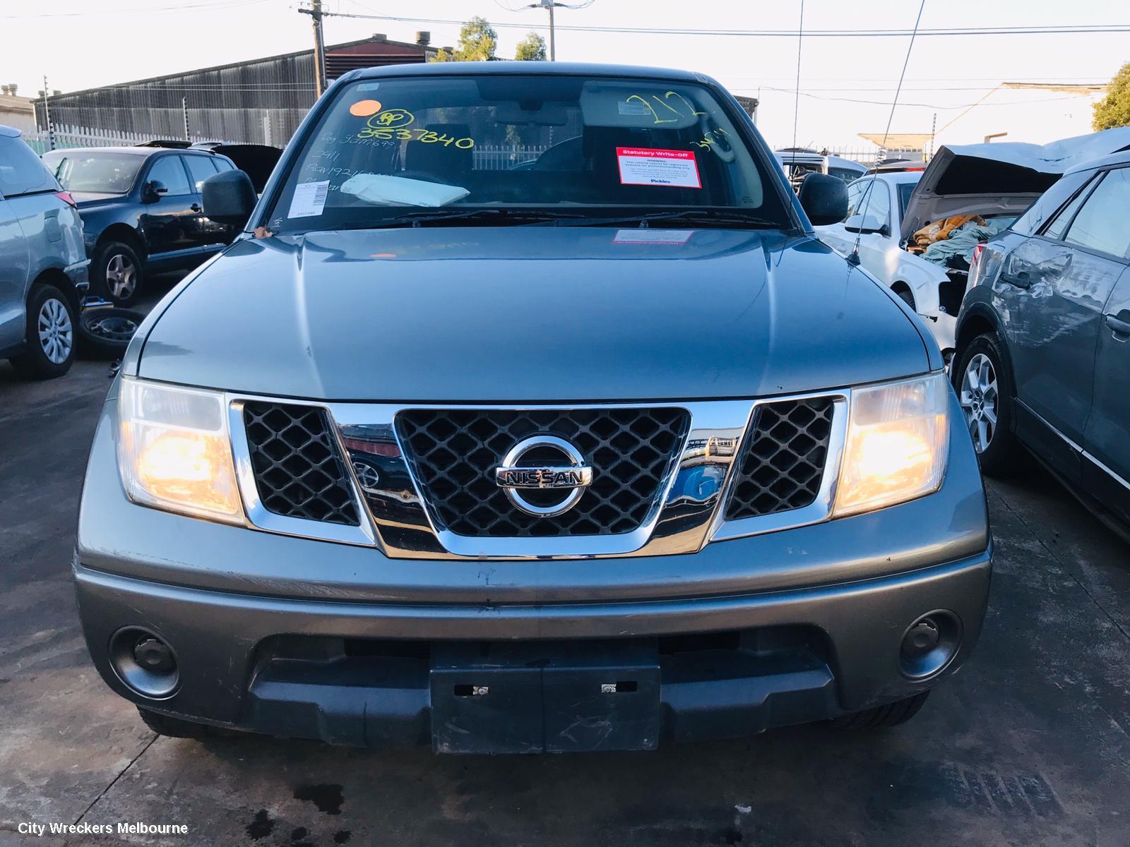 NISSAN NAVARA 2011 Left Guard Liner