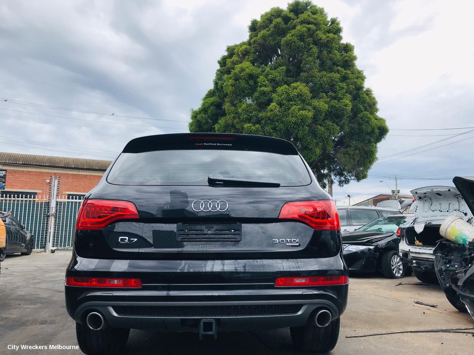 AUDI Q7 2010 Left Taillight