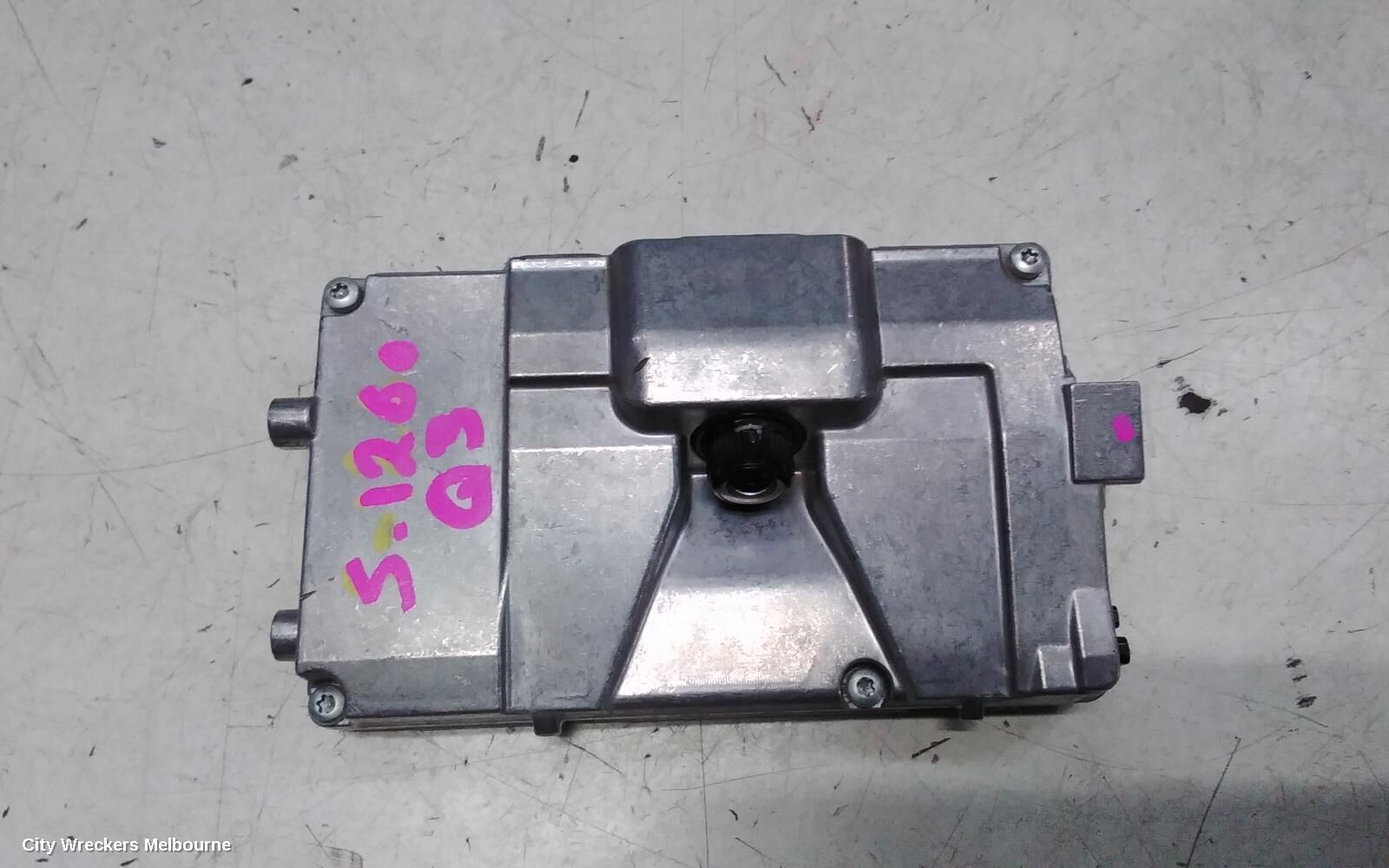 AUDI Q3 2012 REVERSE_CAMERA