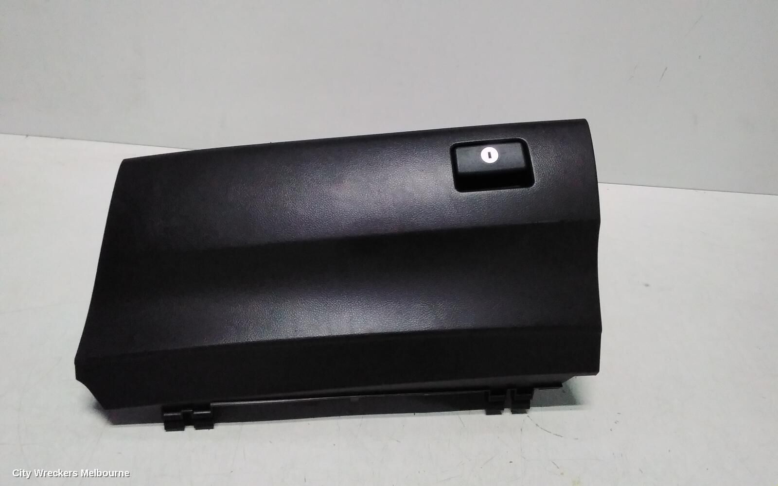 TOYOTA AURION 2010 Glove Box