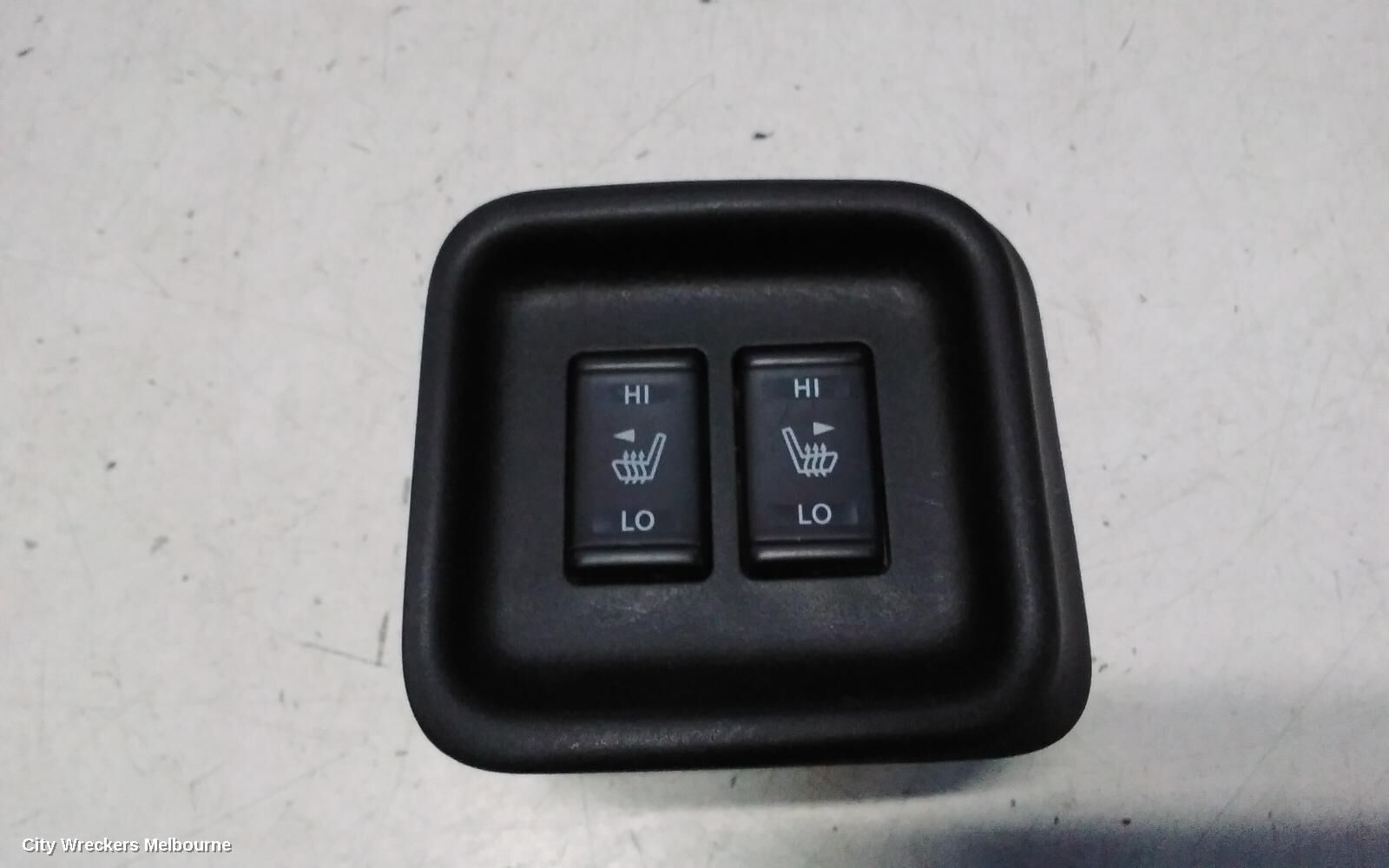 NISSAN JUKE 2016 Misc Switch/Relay