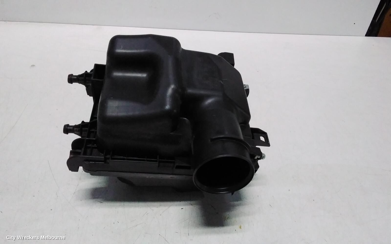 NISSAN JUKE 2016 Air Cleaner/Box