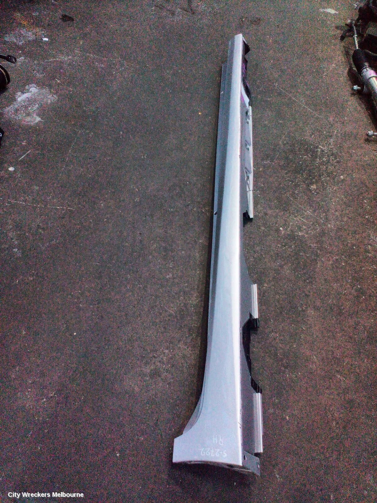 TOYOTA CAMRY 2018 Side Step/Skirt