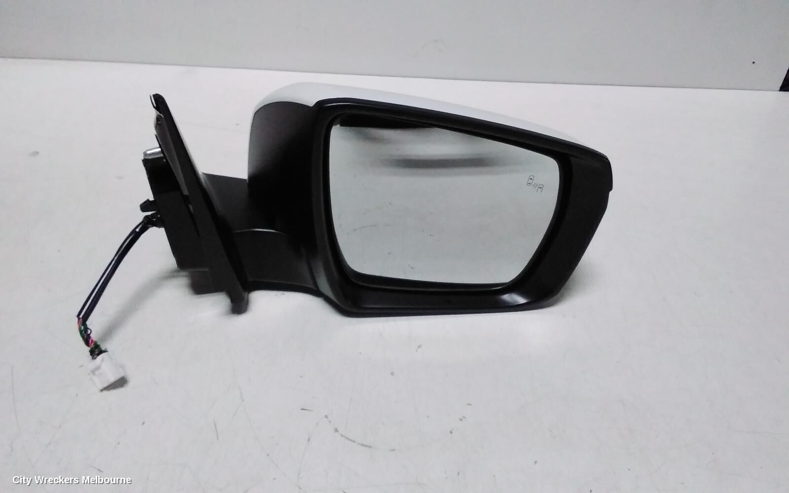 ISUZU MU-X 2023 Right Door Mirror