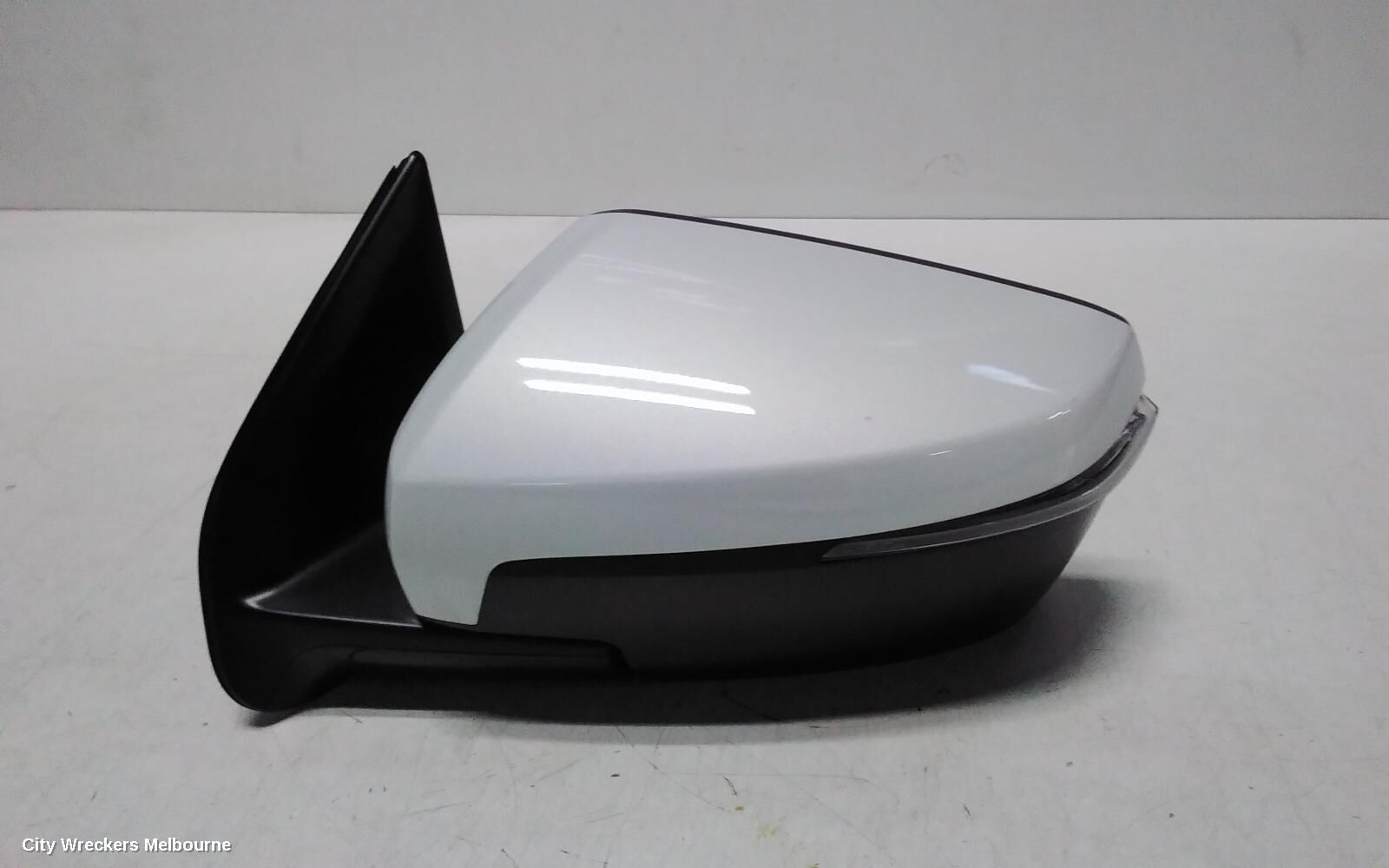 ISUZU DMAX 2022 Left Door Mirror