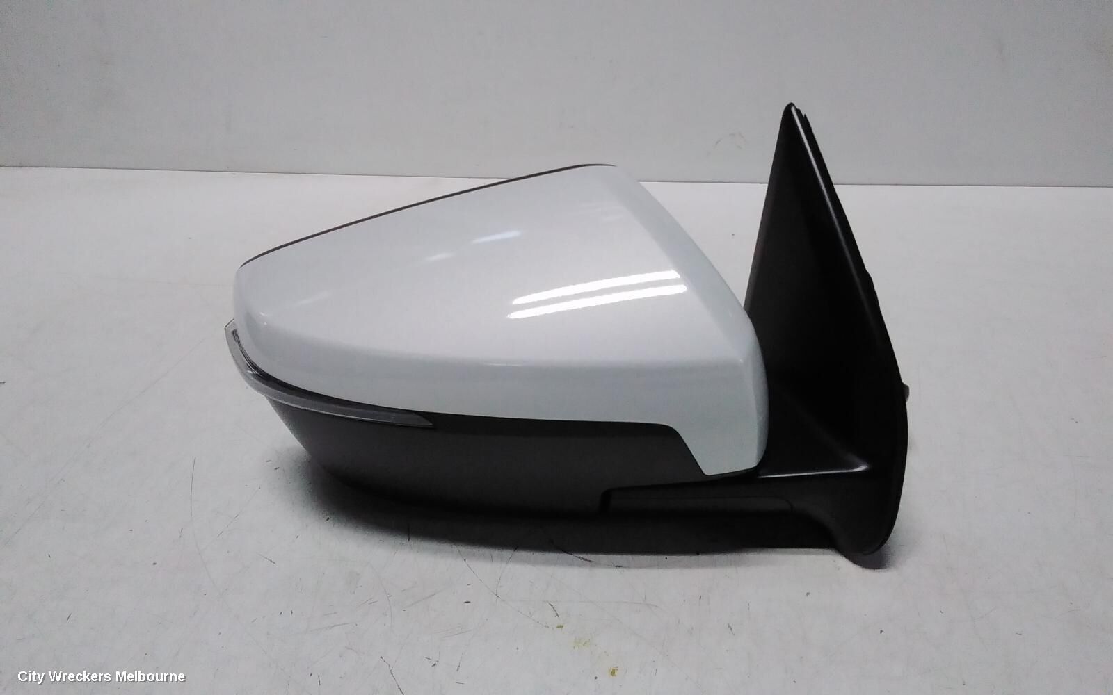ISUZU MU-X 2022 Right Door Mirror