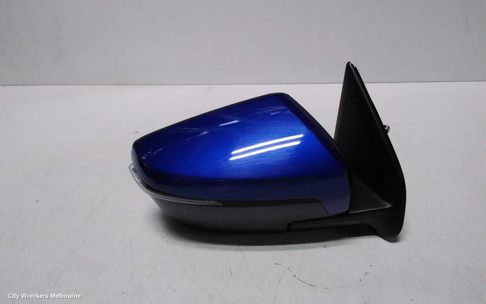 ISUZU MU-X 2022 Right Door Mirror