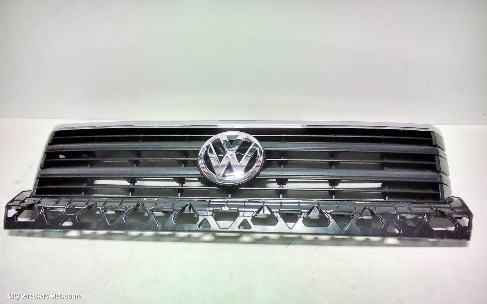 VOLKSWAGEN CRAFTER 2022 Grille