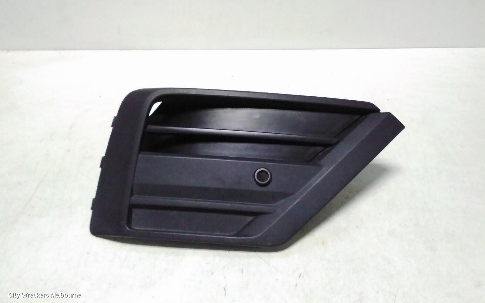VOLKSWAGEN CRAFTER 2022 Grille