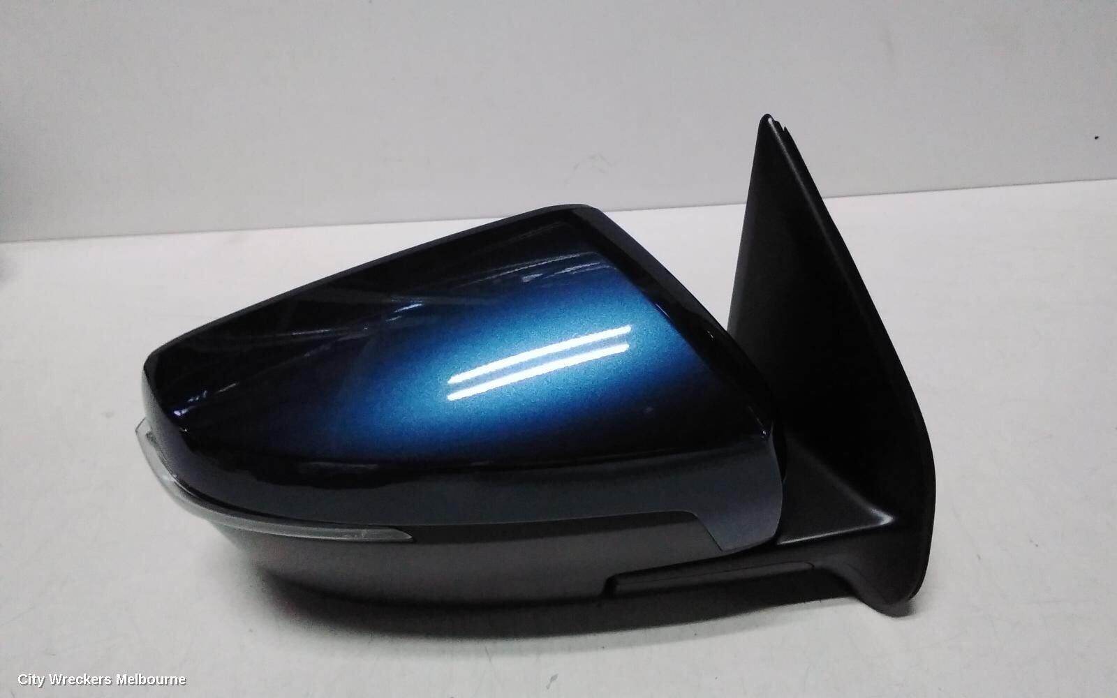 ISUZU MU-X 2022 Right Door Mirror