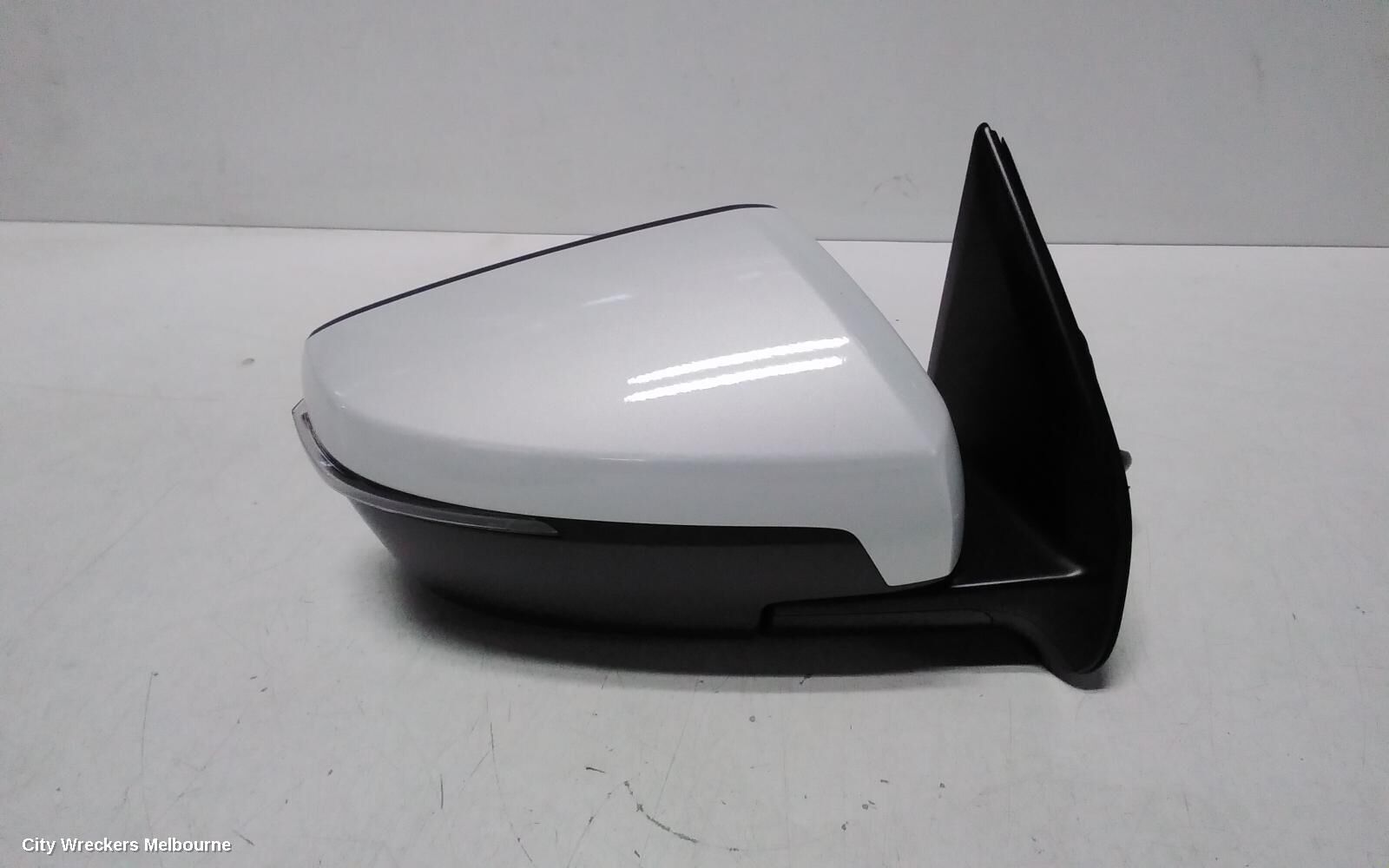 ISUZU MU-X 2022 Right Door Mirror