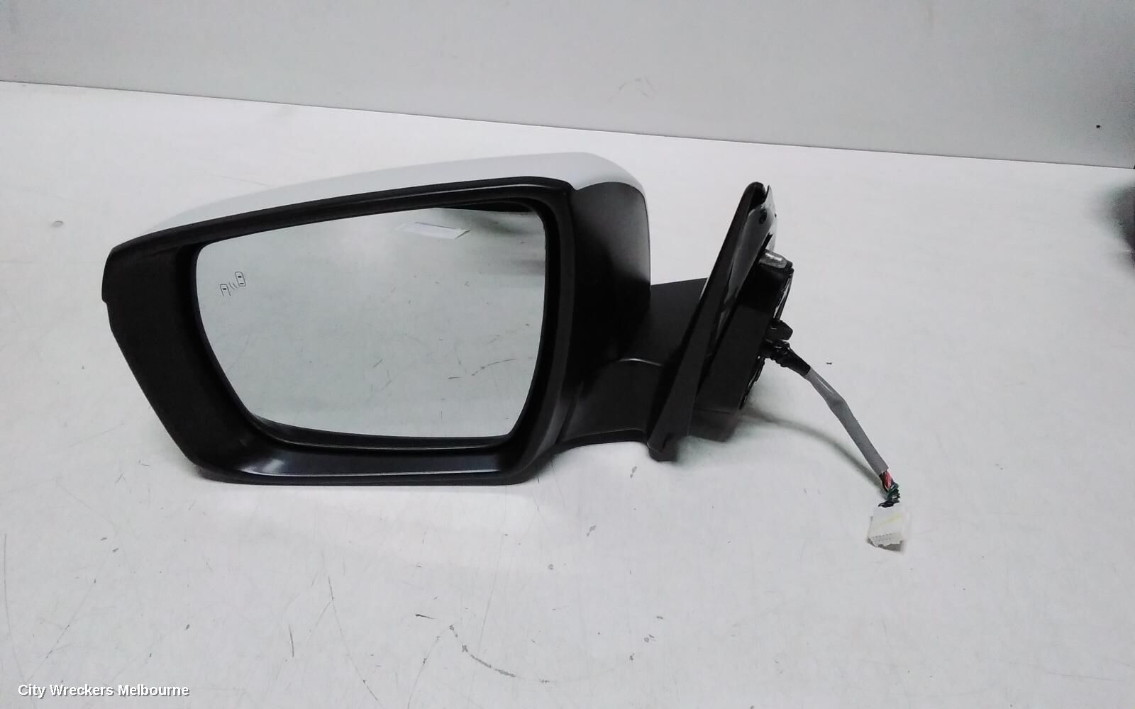 ISUZU MU-X 2022 Left Door Mirror
