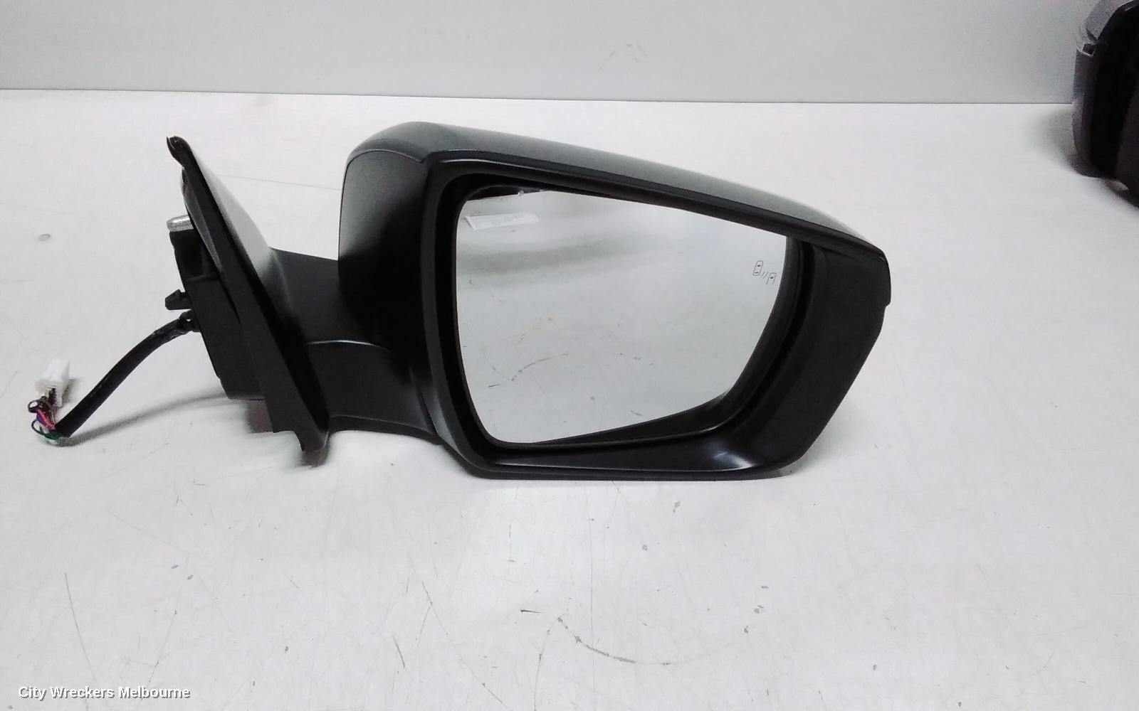 ISUZU MU-X 2022 Right Door Mirror