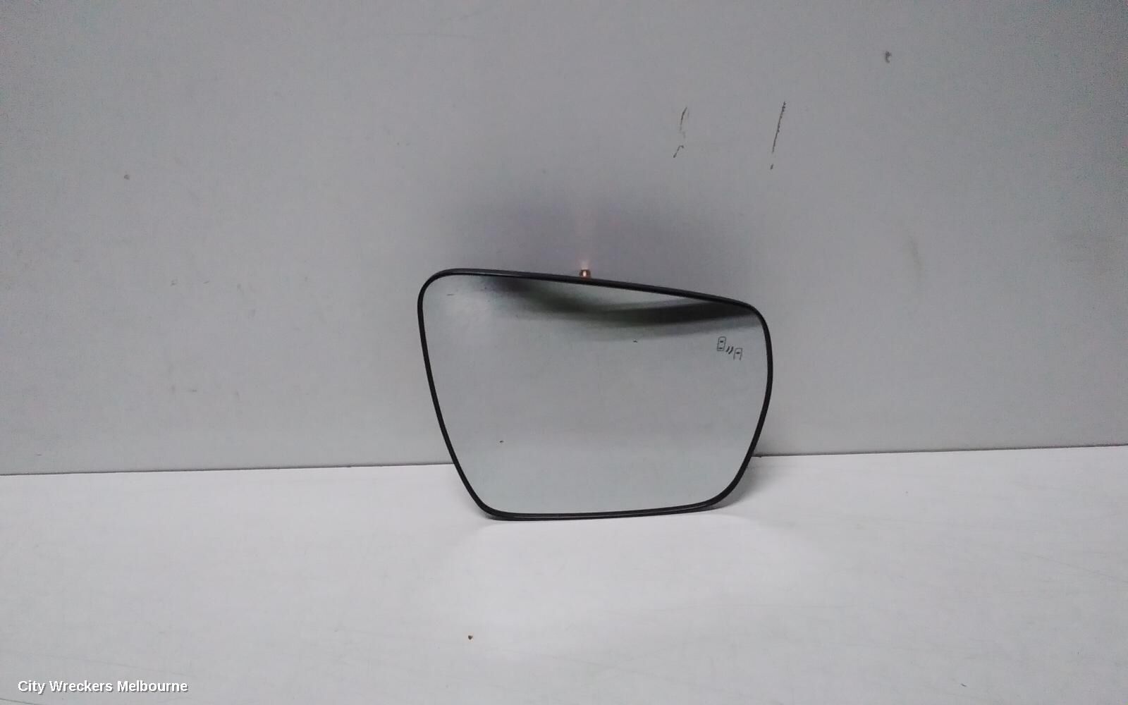 ISUZU MU-X 2022 Right Door Mirror