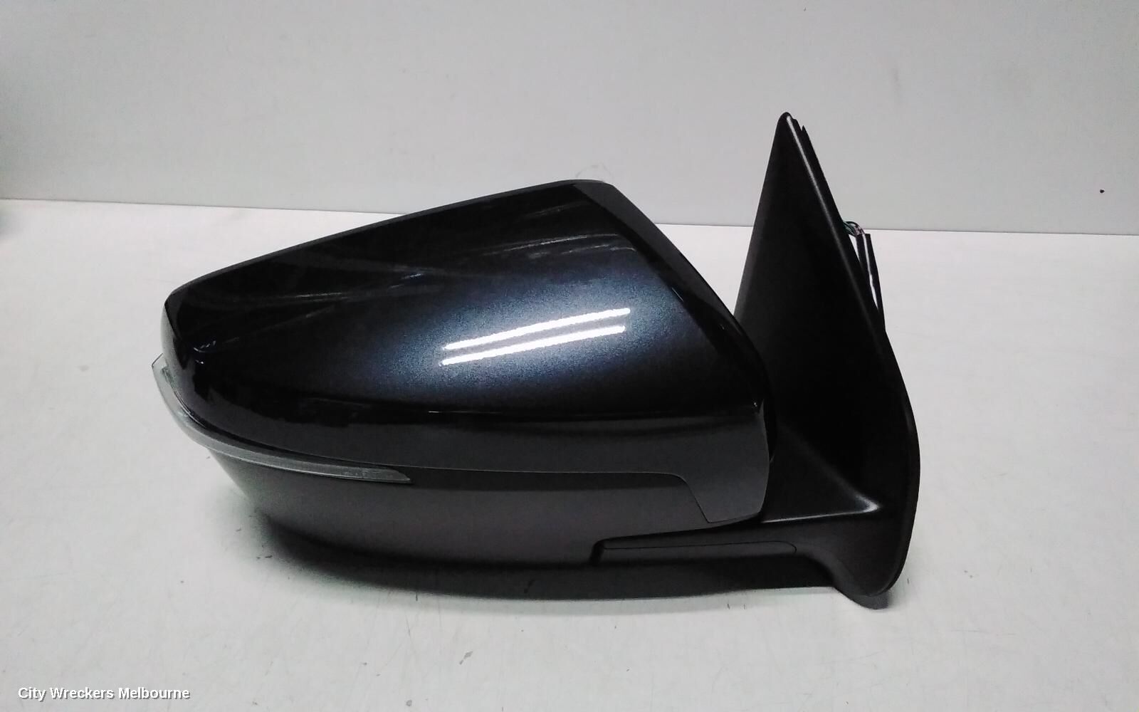 ISUZU MU-X 2022 Right Door Mirror