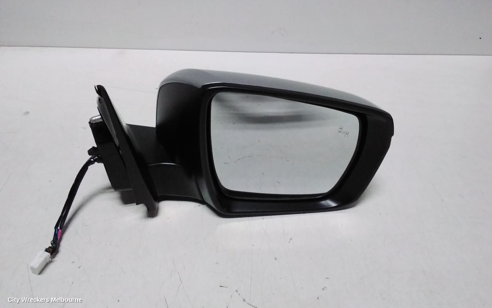 ISUZU MU-X 2022 Right Door Mirror