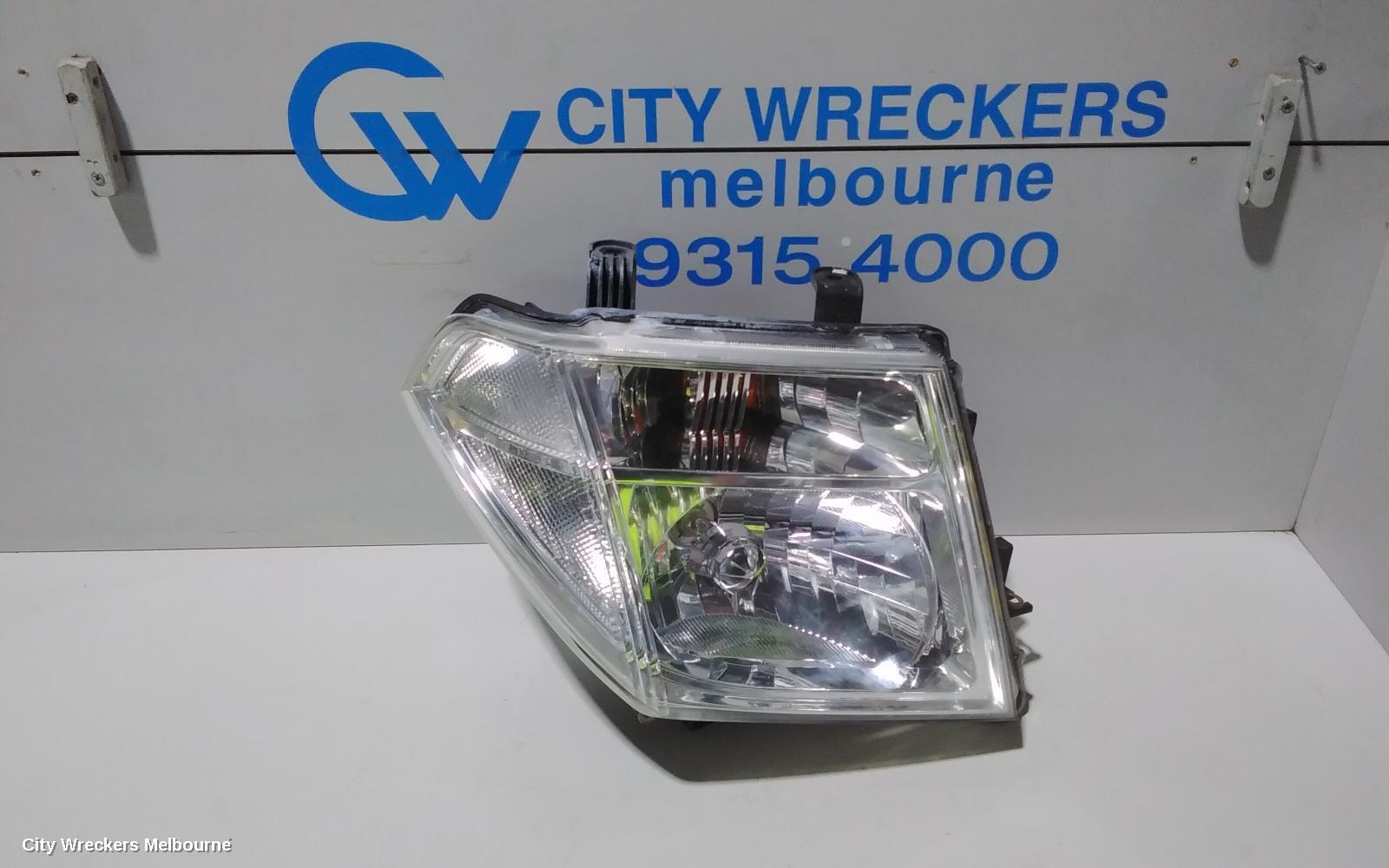 NISSAN NAVARA 2009 Right Headlamp