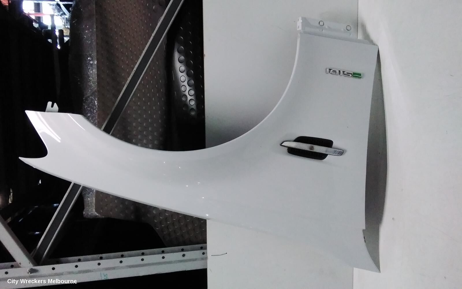 HOLDEN COMMODORE 2008 Right Guard
