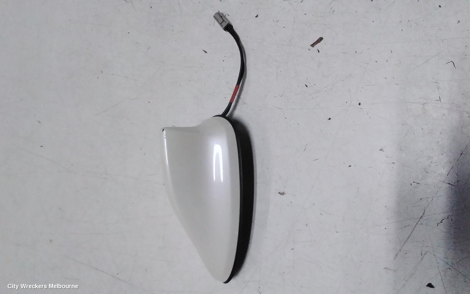 NISSAN XTRAIL 2020 Antenna