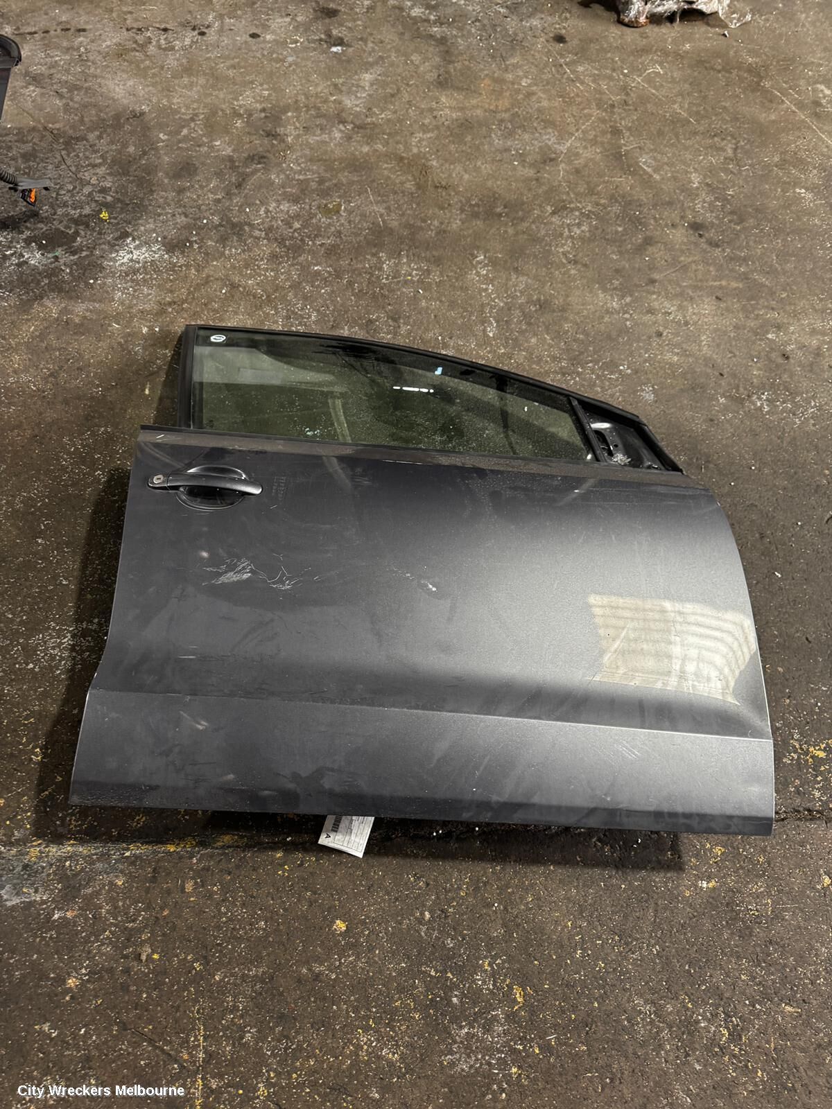 VOLKSWAGEN POLO 2017 Right Front Door