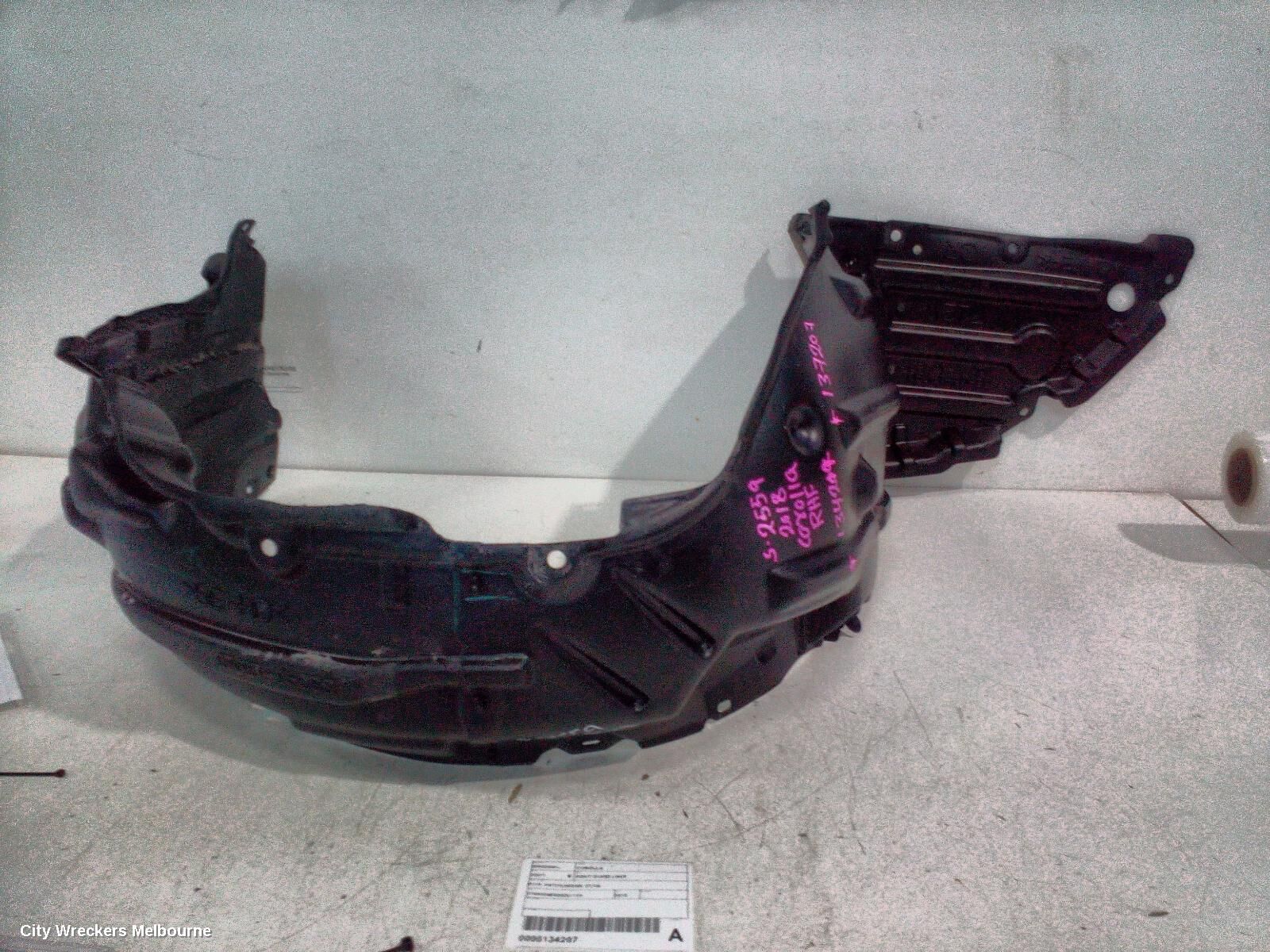 TOYOTA COROLLA 2018 Right Guard Liner
