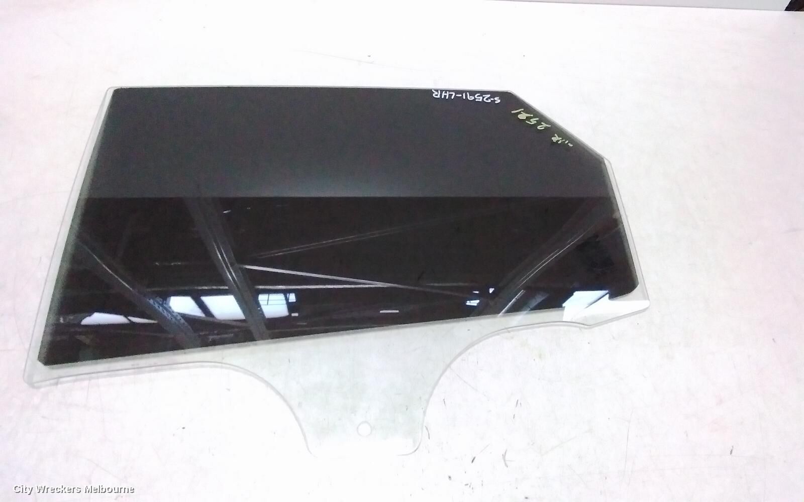 MG HS 2022 Left Rear Door Window