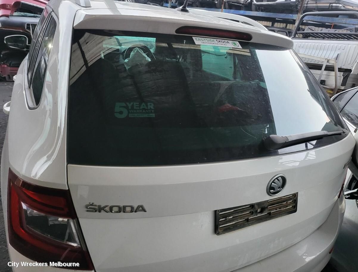SKODA FABIA 2019 Right Rear Door Window