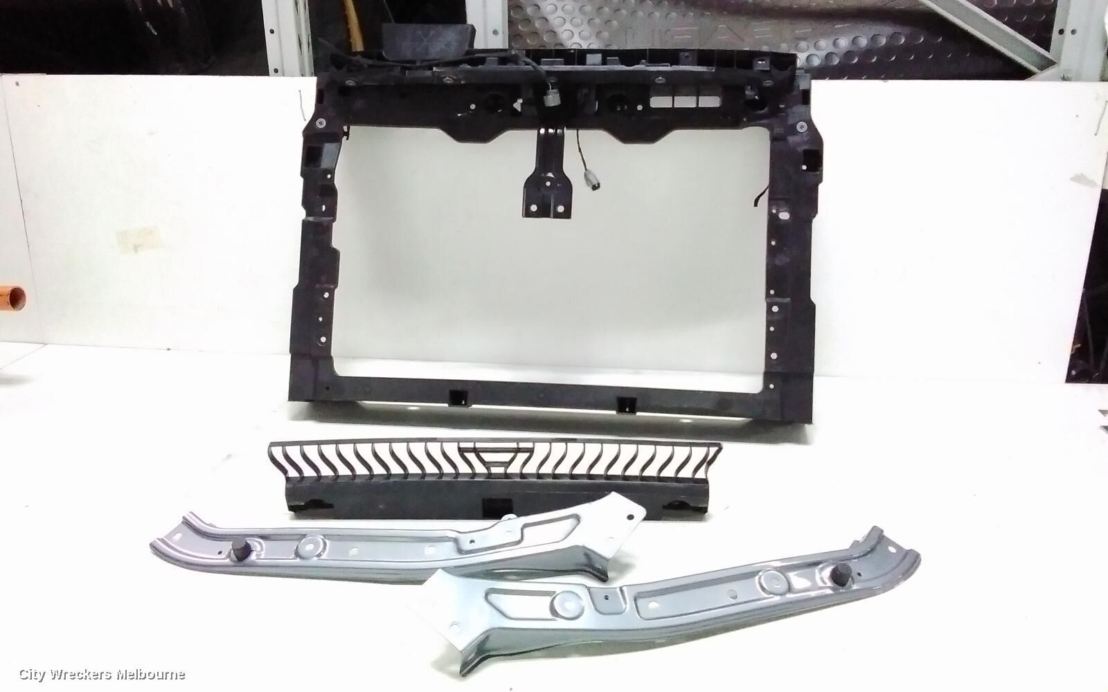 MG HS 2025 Radiator Support