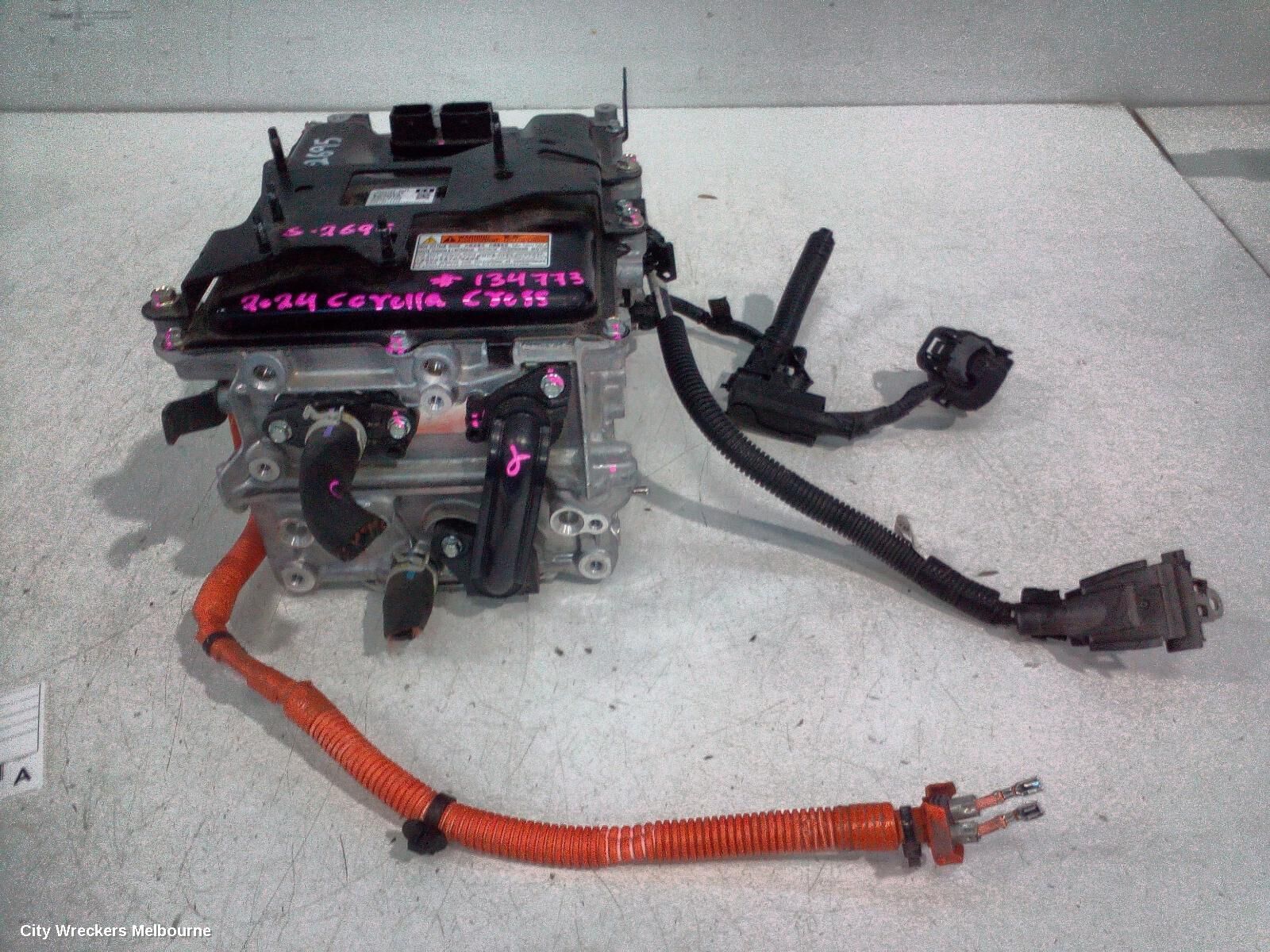 TOYOTA COROLLA CROSS 2024 Inverter
